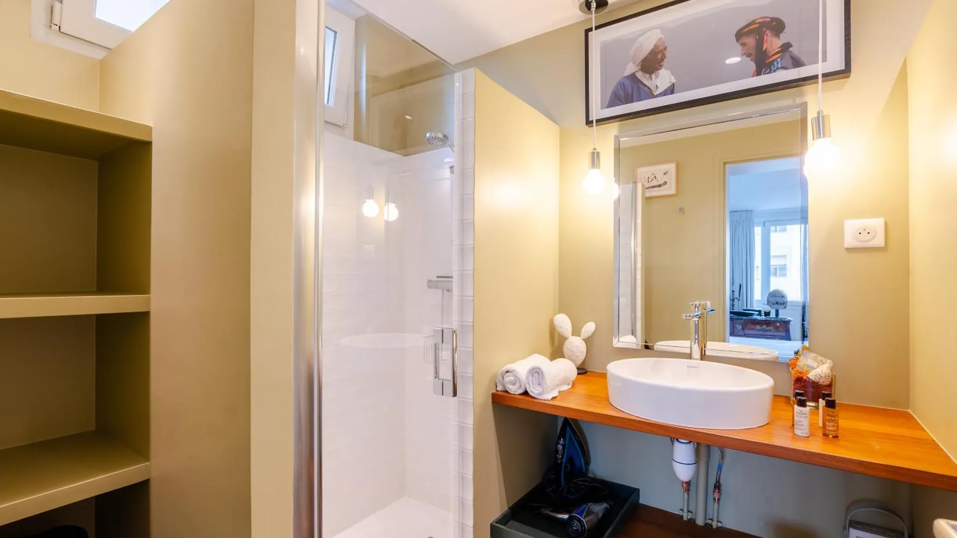 Veeve - Culture And Colour Apartment Paris